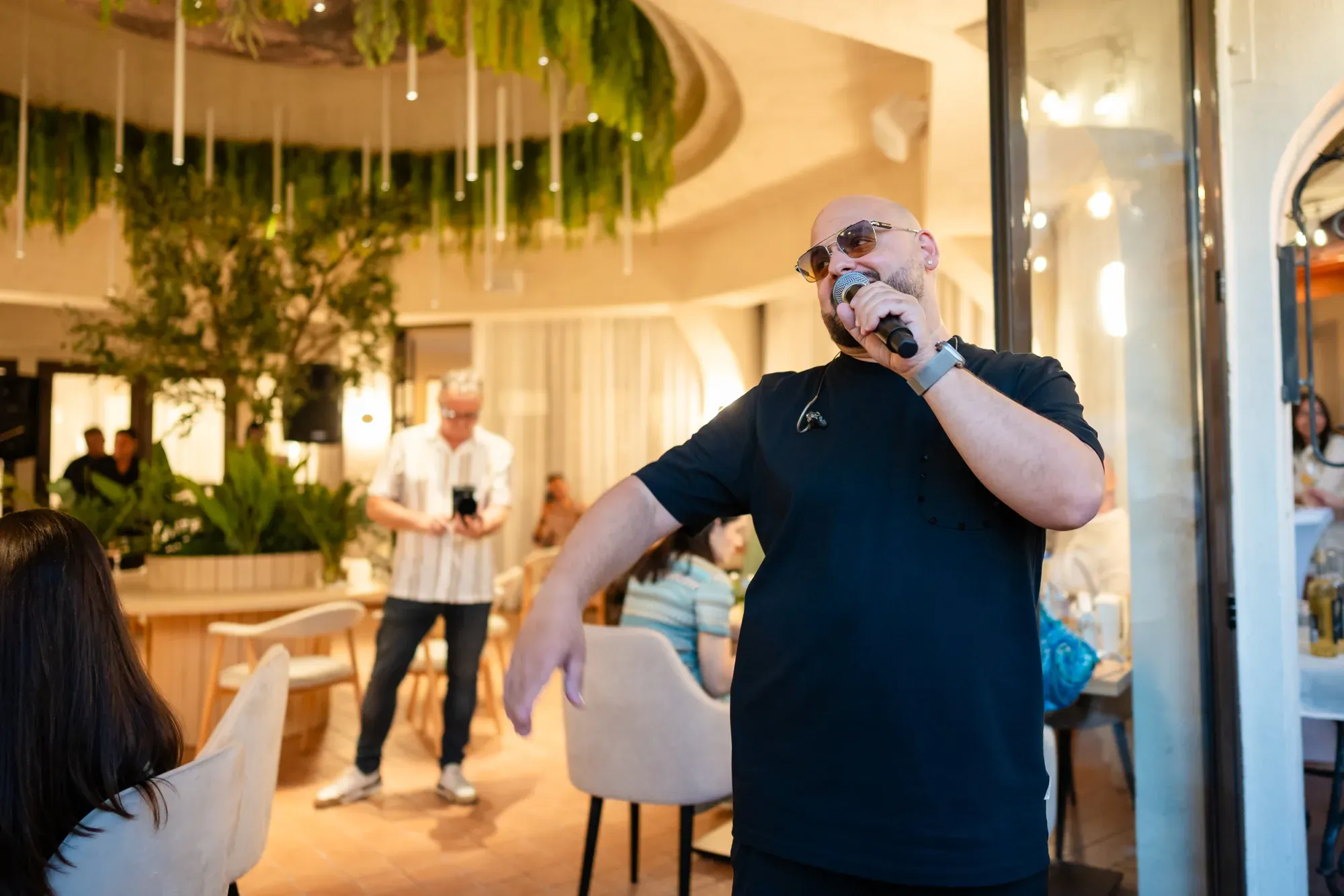 LA BULEVARD — Fațada istorică